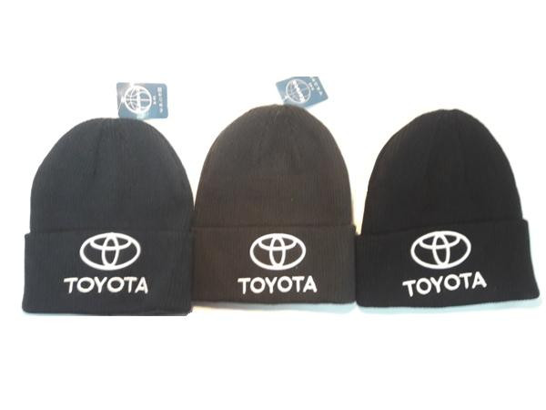 Шапка зимняя TOYOTA черная