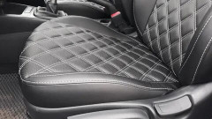 Чехлы Renault Duster с 11-14г./Renault Sandero I с 09-14г./Nissan Terrano III с 12-14г. РОМБ экокожа черный, нить белая Премиум, компл