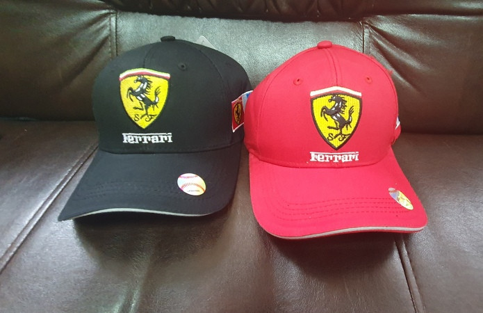 Бейсболка  FERRARI